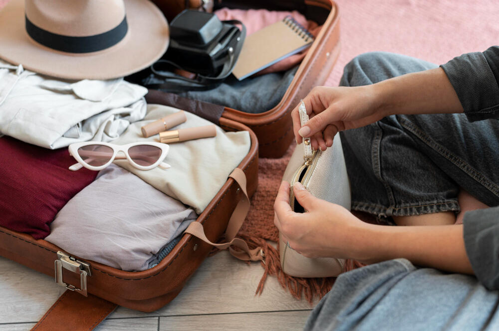 Caring and packing cloths for travelling  