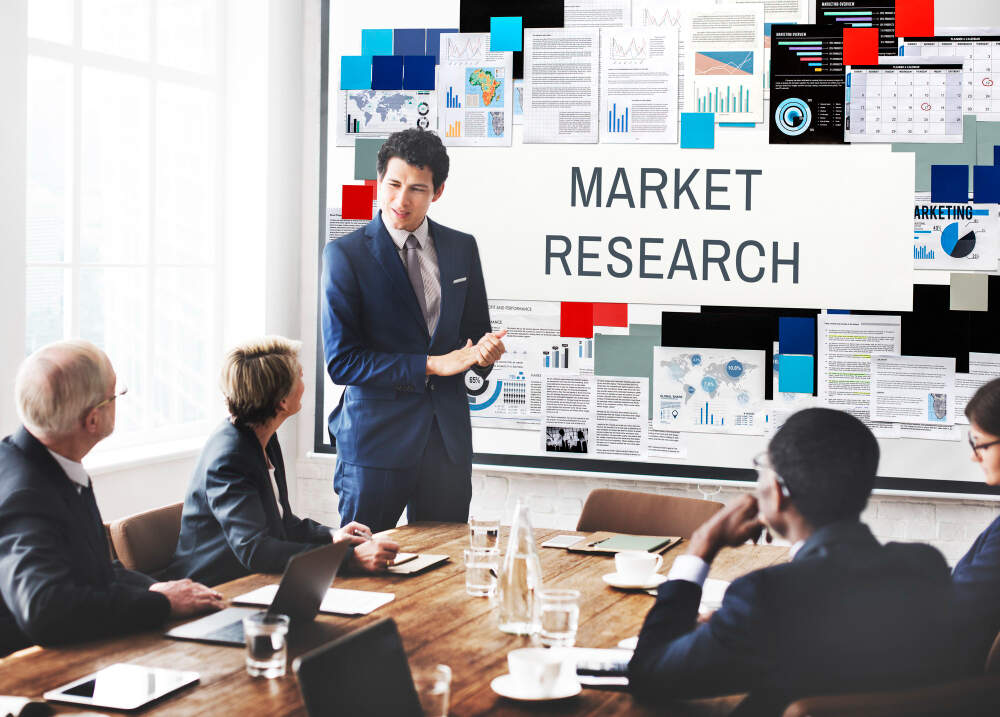 Man explainig market research